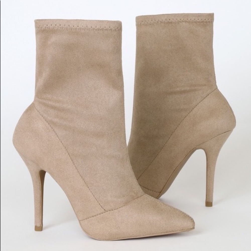 Sz 8.5 NIB Taupe Suede Ankle Stiletto Booties